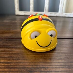 Bee-Bot Rechargeable Programmable floor robot for kids.